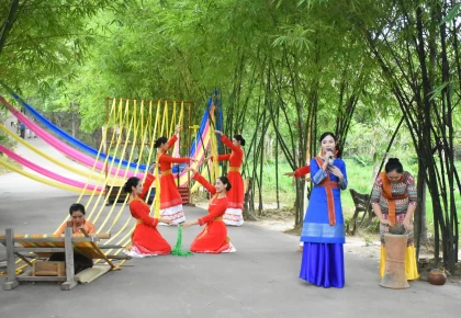 RỰC RỠ “SẮC MÀU DI SẢN” – BẢN GIAO HƯỞNG VĂN HÓA GIỮA LÒNG THÁP CỔ