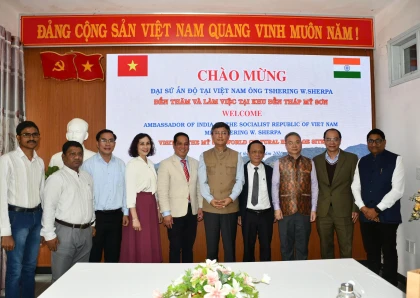 Đại sứ Ấn Độ đến thăm và làm việc tại Khu đền tháp Mỹ Sơn