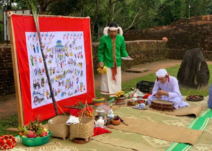 “Du xuân về miền tháp cổ” – Sắc xuân hội tụ, lan tỏa giá trị di sản