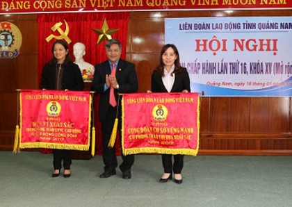Công đoàn Mỹ Sơn nhận cờ thi đua của Tổng LĐLĐ Việt Nam