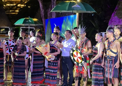 KHI ÂM VANG MỸ SƠN HÒA NHỊP CÙNG SẮC MÀU CƠ TU TẠI CỔNG TRỜI ĐÔNG GIANG
