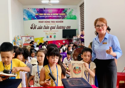 HỌC SINH TRUNG TÂM NGOẠI NGỮ GOLDEN BEE TRẢI NGHIỆM CHƯƠNG TRÌNH GIÁO DỤC DI SẢN TẠI BẢO TÀNG VĂN HÓA SA HUỲNH – CHAMPA