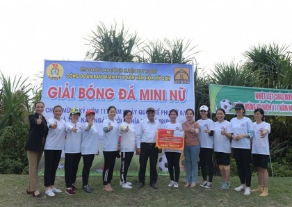 Công Đoàn BQL DSVH Mỹ Sơn tổ chức giải bóng đá mini nữ