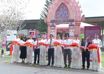 Khai mạc trưng bày “Tiến trình bảo tồn và phát triển Di sản văn hóa Mỹ Sơn”