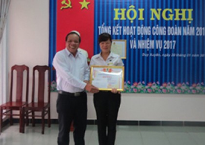 TUYÊN DƯƠNG THANH NIÊN TIÊU BIỂU HIẾN MÁU NHÂN ĐẠO