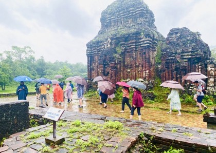 THẾ GIỚI PHẲNG, CUỘC CÁCH MẠNG 4.0 VÀ HÀNH TRÌNH  DU LỊCH XANH MỸ SƠN