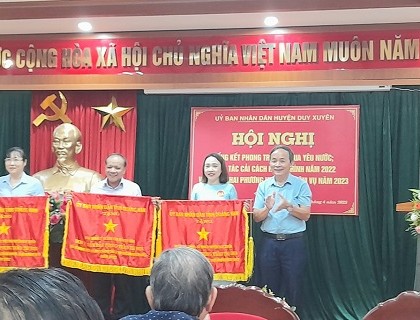 BQL DSVH Mỹ Sơn nhận cờ thi đua năm 2022