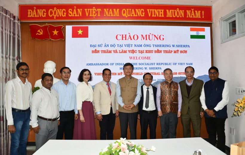 Đại sứ Ấn Độ đến thăm và làm việc tại Khu đền tháp Mỹ Sơn