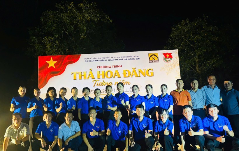 TUỔI TRẺ MỸ SƠN THẮP SÁNG DÒNG KHE THẺ BẰNG NHỮNG NGỌN HOA ĐĂNG TRI ÂN.