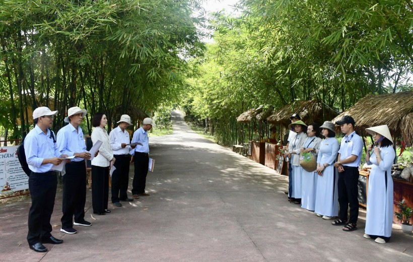  KHẢO SÁT, ĐÁNH GIÁ CHẤT LƯỢNG HƯỚNG DẪN VIÊN TẠI KHU DI SẢN VĂN HÓA THẾ GIỚI MỸ SƠN